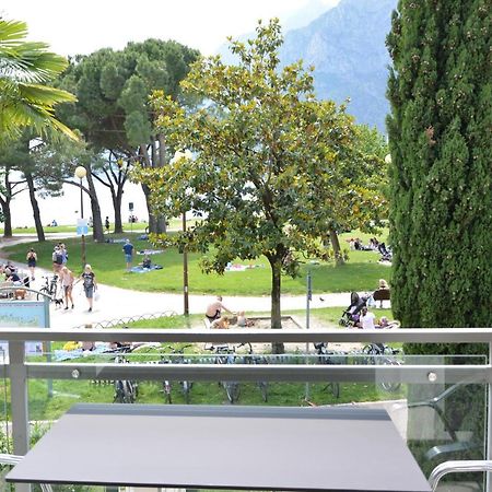 Terrazza Sul Lago Riva del Garda Luaran gambar