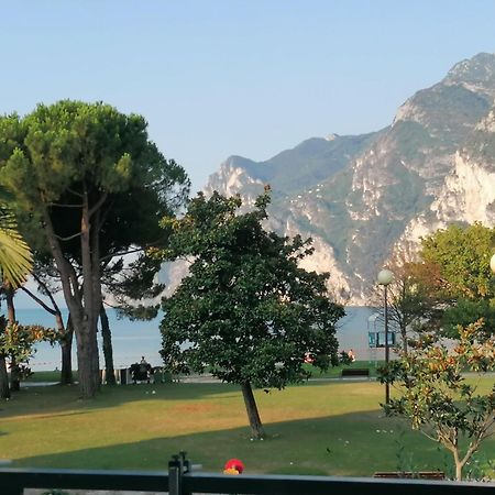 Terrazza Sul Lago Riva del Garda Luaran gambar