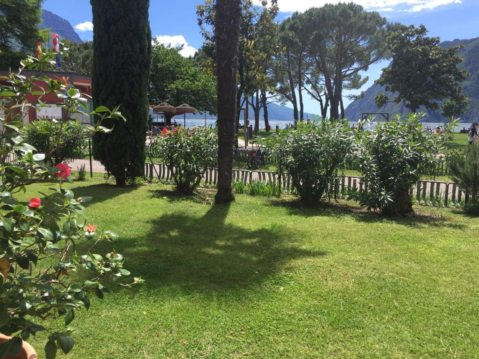 Terrazza Sul Lago Riva del Garda Luaran gambar